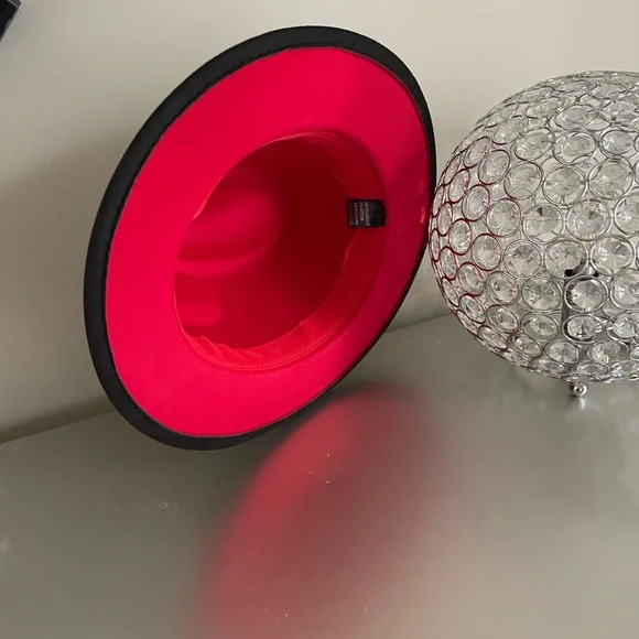 Black/Red Fedora - Picture 4 of 10